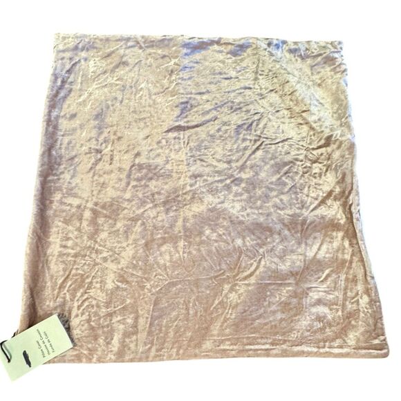 NWT West Elm Lush Velvet Pillow Cover Home Accent Decor Velvet Linen Cotton 24" - Picture 1 of 8
